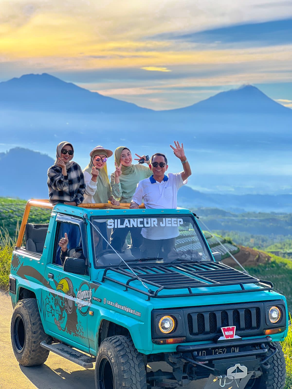 Wisata Jeep Nepal Van Java
