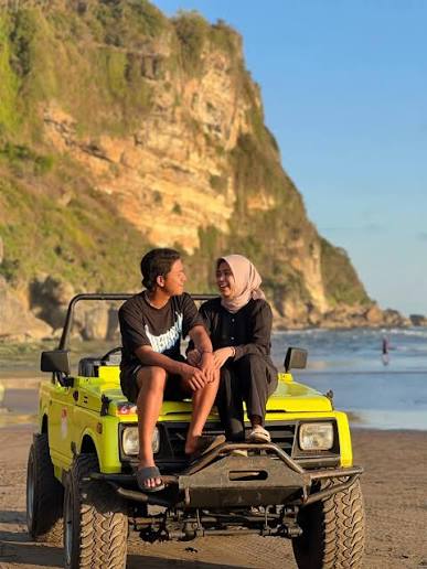 Pesona Gumuk Pasir Parangkusumo Jeep Parangtritis